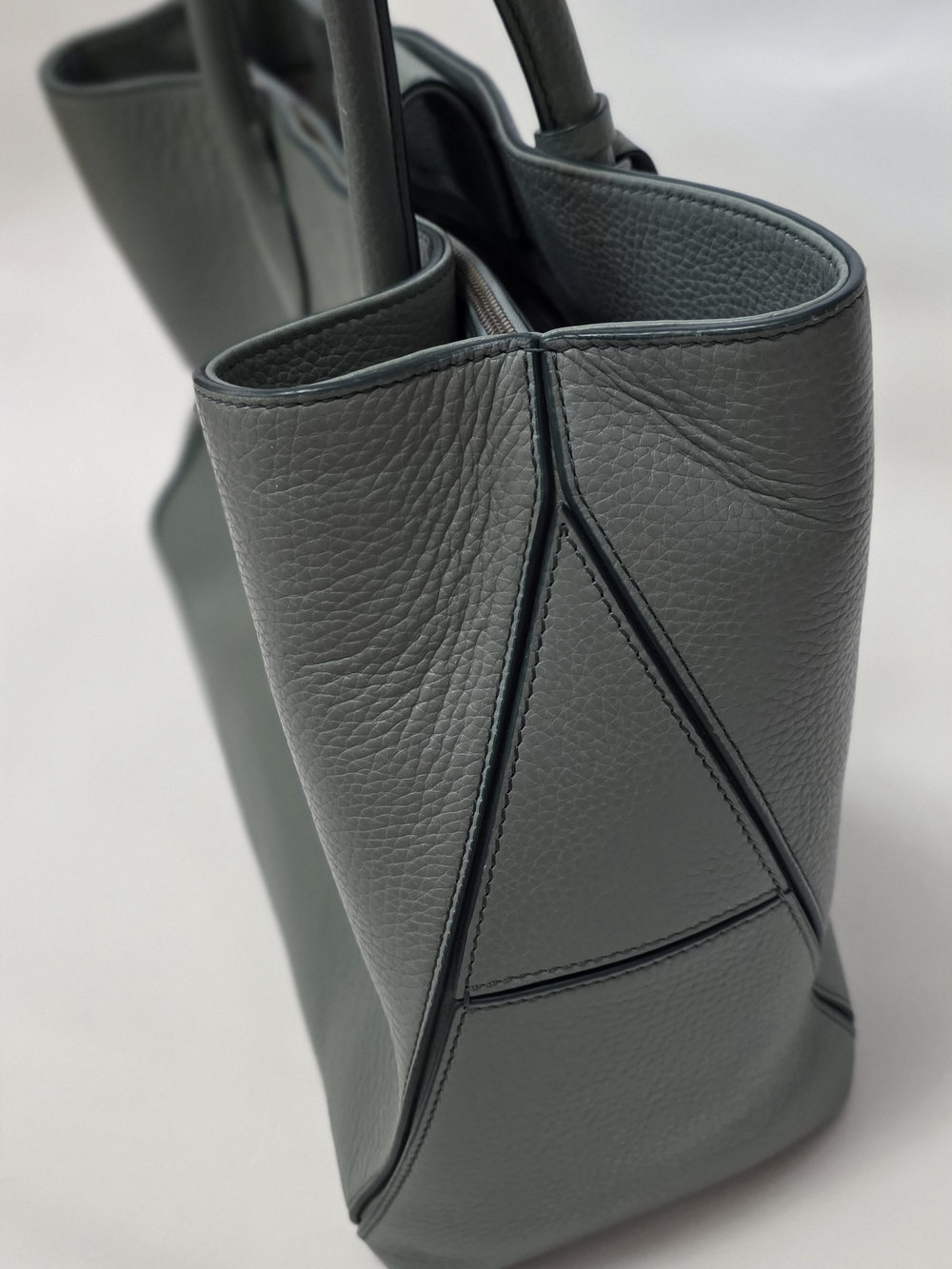 Designer-Style Women's Travel Tote Bag in Slate Green